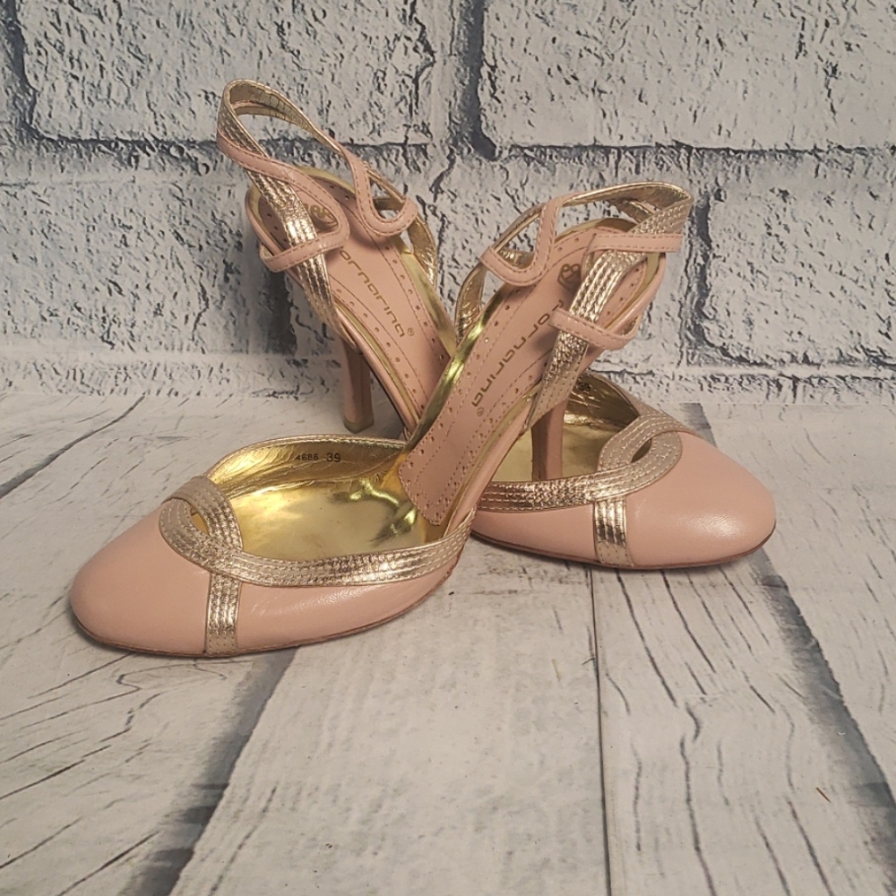Fornarina light pink round toe slingback heels